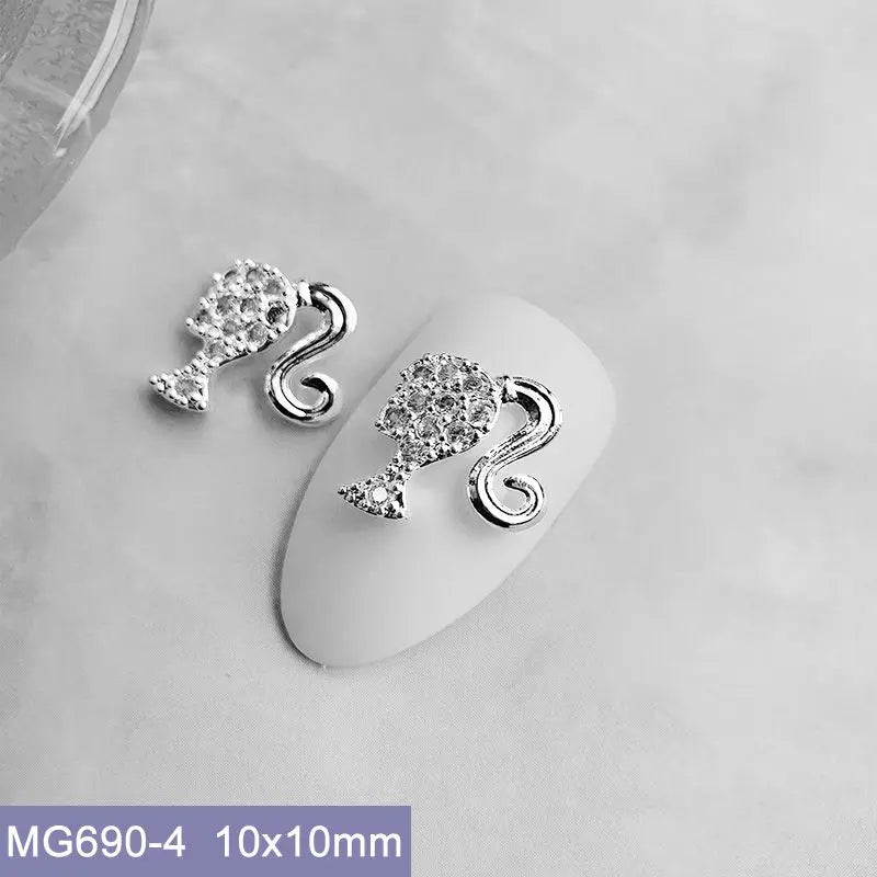 10pcs Luxury Kawaii Love Heart Pink Sailor Moon Star Nail Art Parts Zircon Manicure Nails Accesorios Supplies Decorations Charms