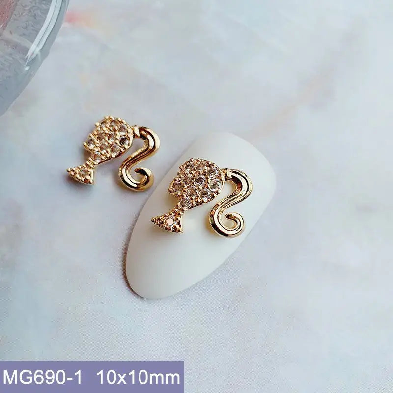 10pcs Luxury Kawaii Love Heart Pink Sailor Moon Star Nail Art Parts Zircon Manicure Nails Accesorios Supplies Decorations Charms
