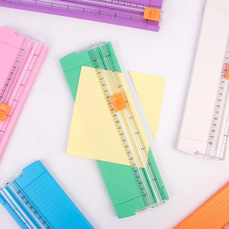 Spot portable small paper cutter student manual hand account paper cutter wholesale children's origami A5 photo paper cutter