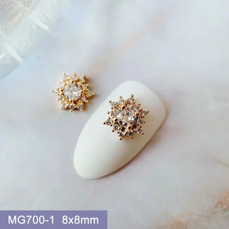 10pcs Luxury Kawaii Love Heart Pink Sailor Moon Star Nail Art Parts Zircon Manicure Nails Accesorios Supplies Decorations Charms