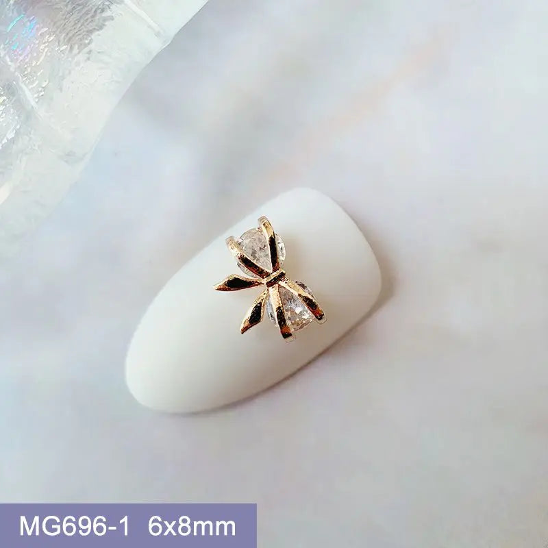 10pcs Luxury Kawaii Love Heart Pink Sailor Moon Star Nail Art Parts Zircon Manicure Nails Accesorios Supplies Decorations Charms