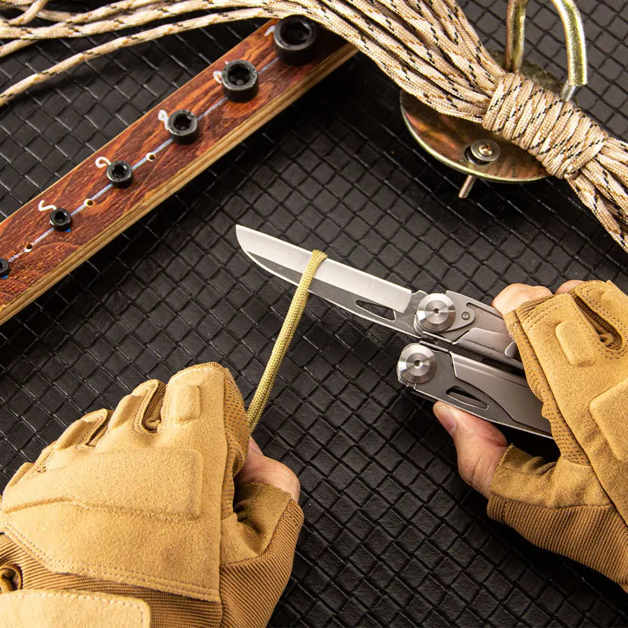 Multifunctional Tactical Pliers Survival Tool - Camping Knife Portable Outdoor Multi-tool for Hiking, Emergency EDC