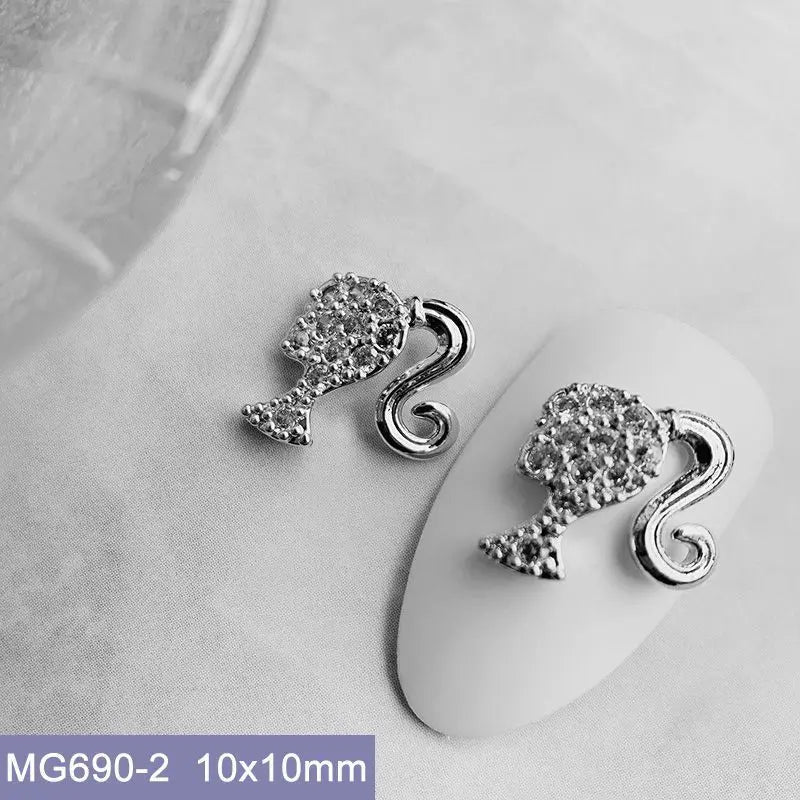 10pcs Luxury Kawaii Love Heart Pink Sailor Moon Star Nail Art Parts Zircon Manicure Nails Accesorios Supplies Decorations Charms